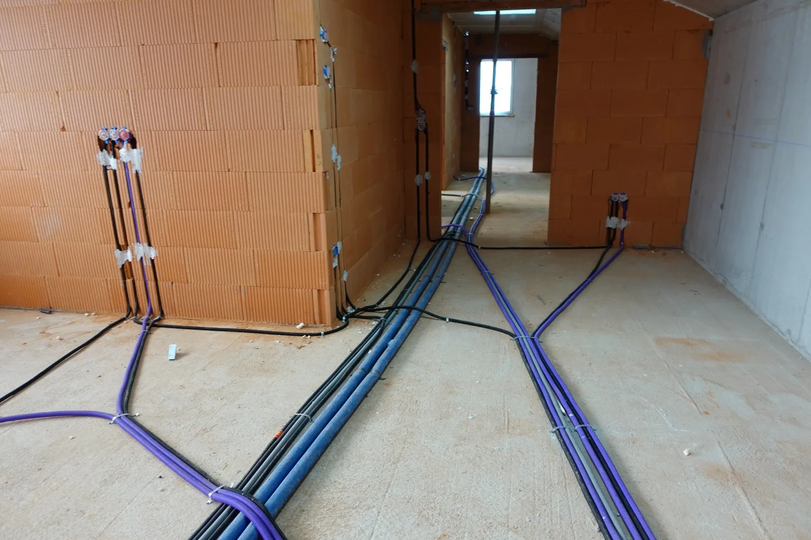 Elektro-Rohbauinstallation im Neubau eines Gewerbeobjekts in Rum bei Innsbruck